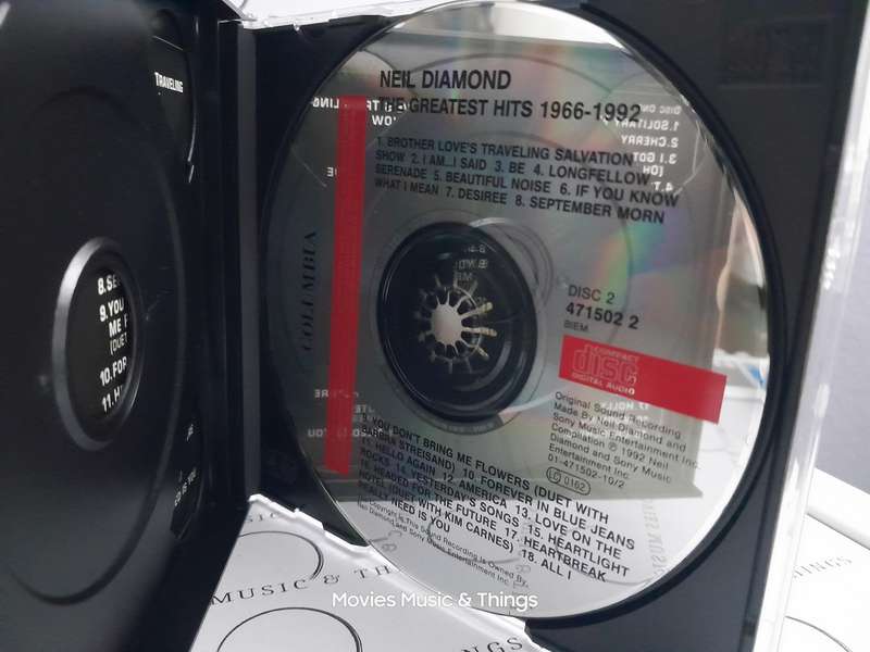 Neil Diamond - The Greatest hits 1966-992 (Double CD) & Live at the Greek (DVD)