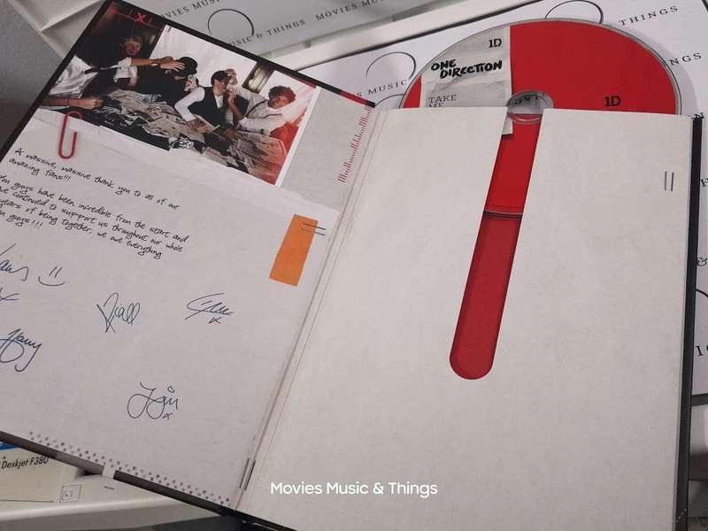 One Dirction - Take me Home - Limited Edition (CD) Yearbook