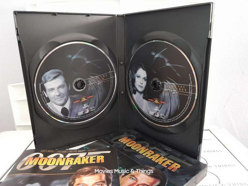 007 - 1979 - Moonraker - Roger Moore - Ultimate Edition 2 Disc (DVD) Set