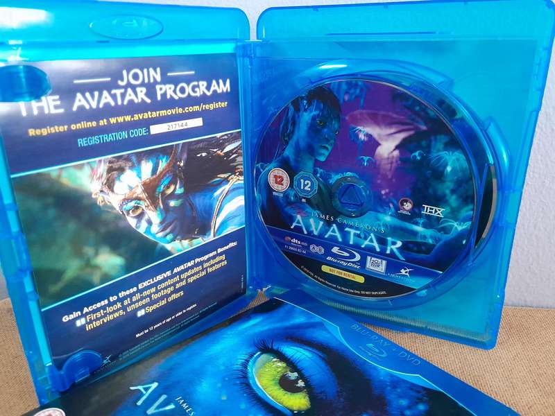 Avatar - James Cameron (Blu-ray Disc & DVD)