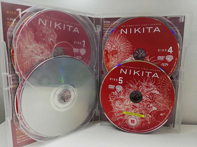 Nikita - The Complete TV Series - Looks Do Kill (DVD)