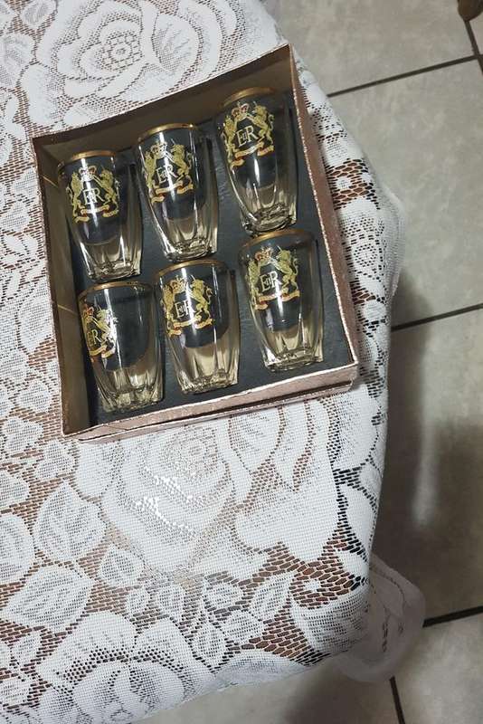 Small Glass set - ER logo (Royal logo)