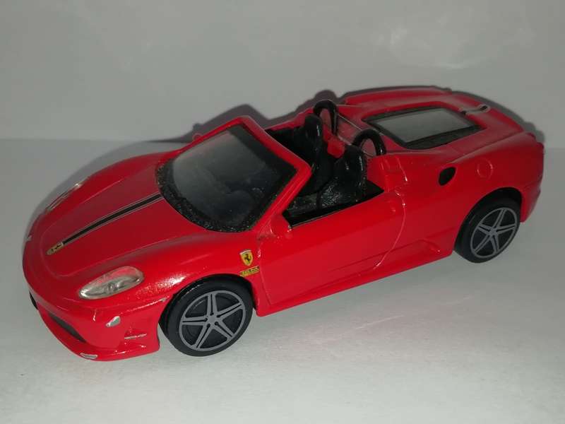 Ferrari Scuderla Spider 16M Bburago die-cast car 1:43