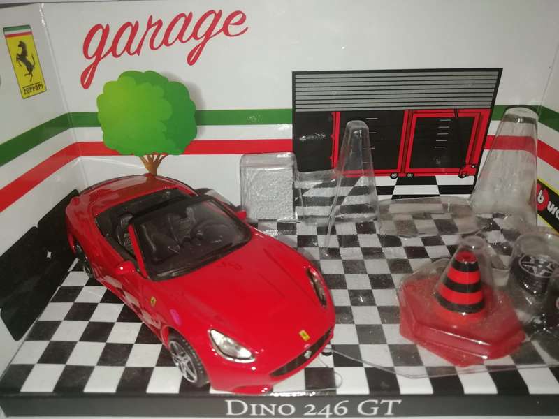 Ferrari Dino 246 GT incomplete garage Bburago 1:43