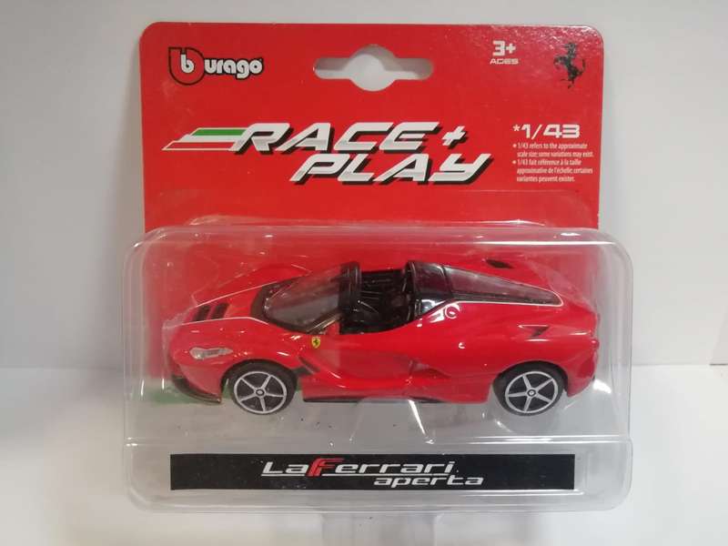 La Ferrari Aperta in original box Bburago 1:43