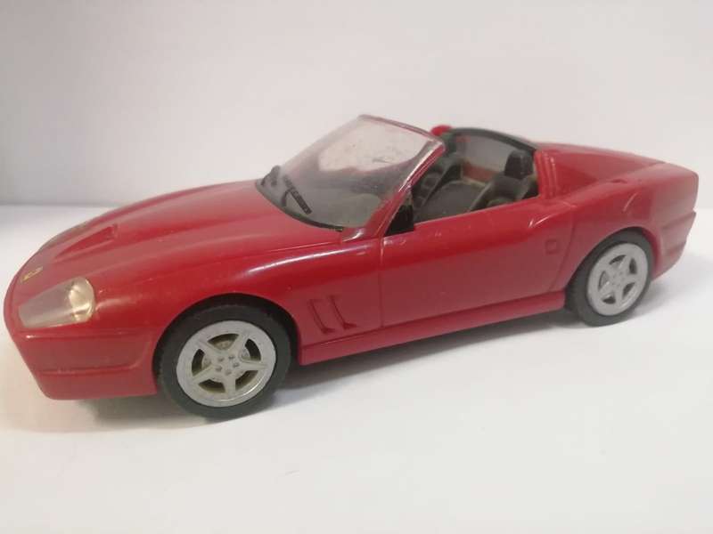 Ferrari Superamerica Shell V-Power plastic car 1:38