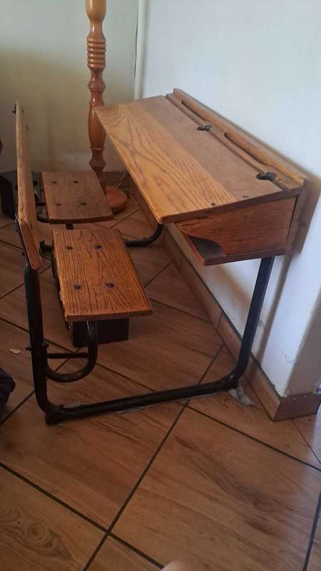 Vintage gr1 to gr3 school desk double seat