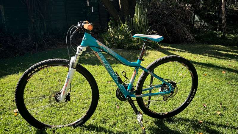 Silver back splash 2 mountain bike