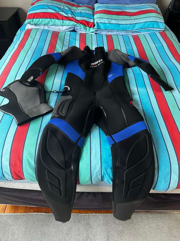 MARES SEAL SKIN 6MM WETSUIT LADIES AND FREE HOOD