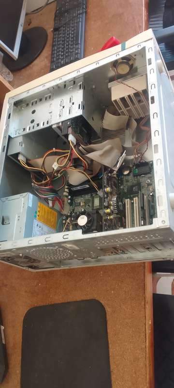 *VINTAGE CELERON COMPUTER