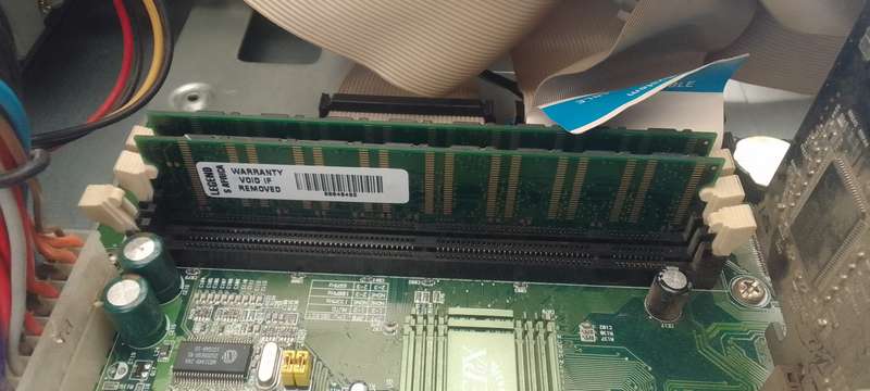 *VINTAGE CELERON COMPUTER
