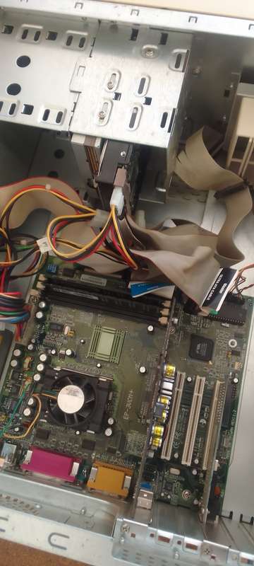 *VINTAGE CELERON COMPUTER