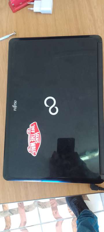 *FUJITSU LIFEBOOK AH530 LAPTOP