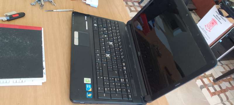 *FUJITSU LIFEBOOK AH530 LAPTOP