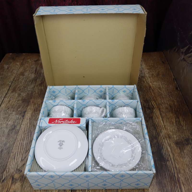 18 Pcs Noritake Ivory China 7540 Marquis Porcelain Tea Set
