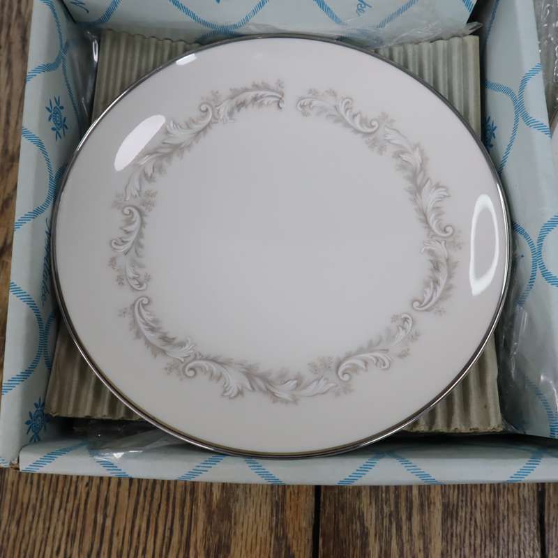 18 Pcs Noritake Ivory China 7540 Marquis Porcelain Tea Set