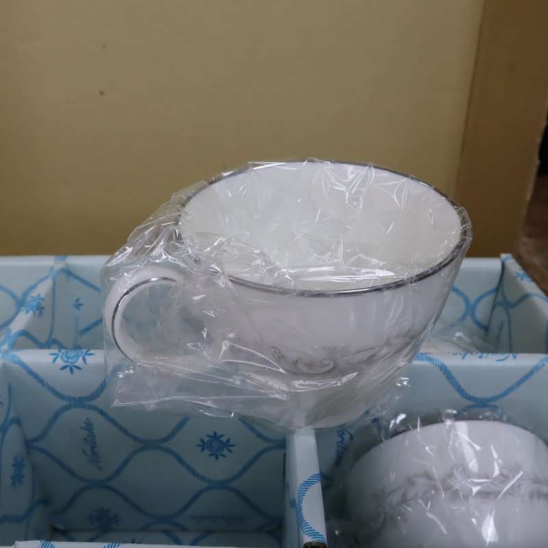 18 Pcs Noritake Ivory China 7540 Marquis Porcelain Tea Set