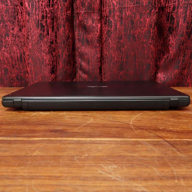 Asus Notebook X550CA Core i5 - 1.8GHz 500GB SSD 4GB RAM 15.6 Inches