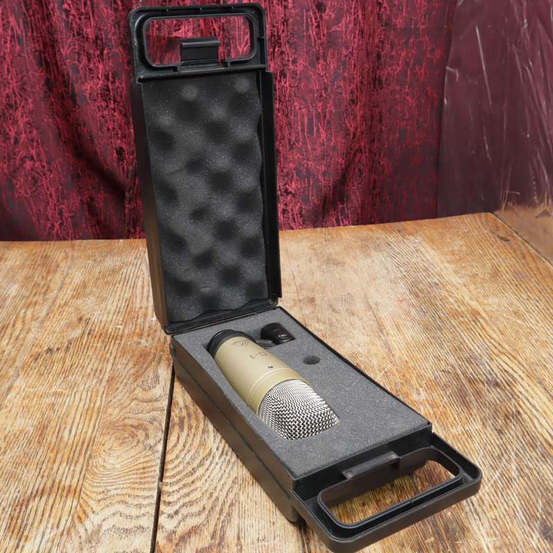 Behringer C-1 Studio Condenser Microphone