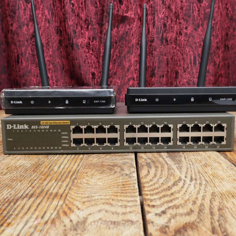 D-Link DES-1024D Switch & DAP-1360 Routers - LOT