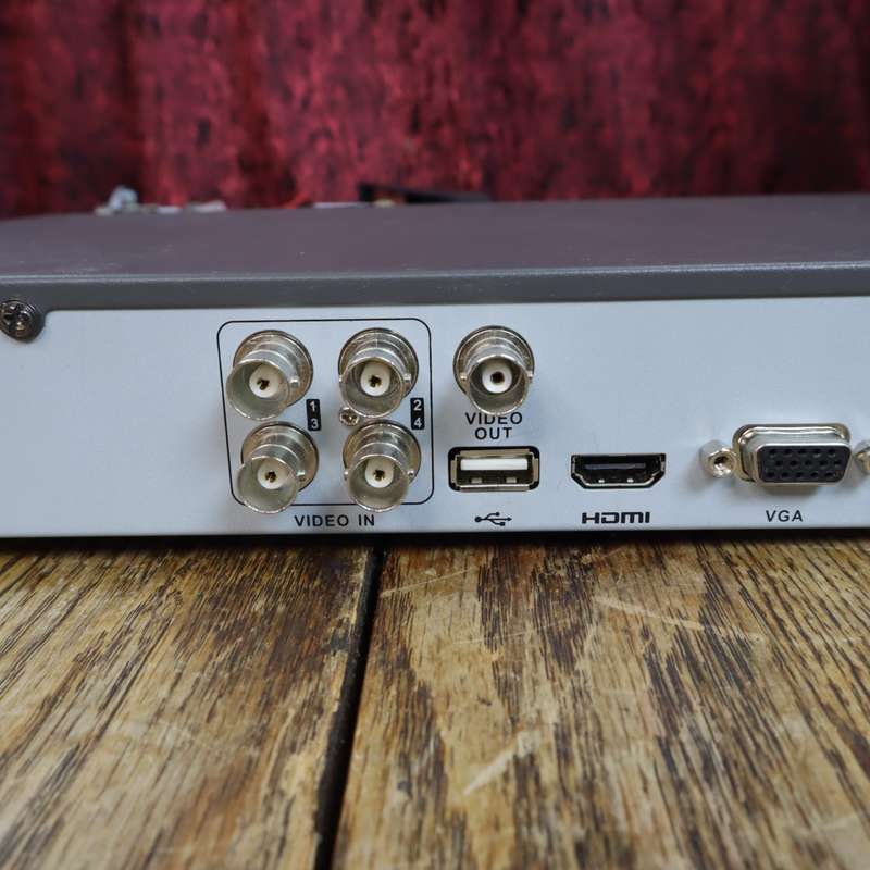 Hikvision DS-7204HVI-SV DVR and TF 8604 AHD DVR