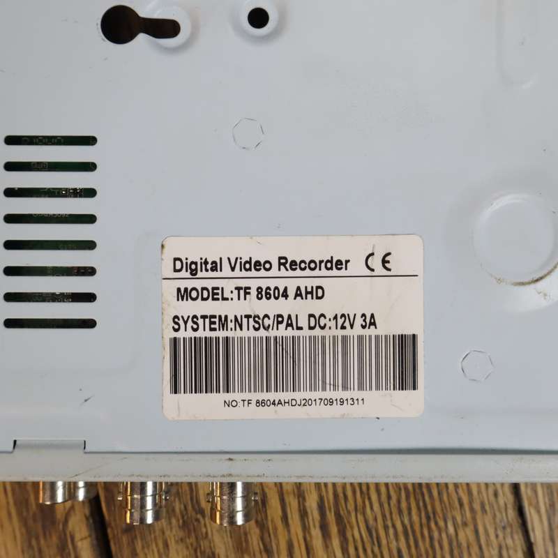 Hikvision DS-7204HVI-SV DVR and TF 8604 AHD DVR
