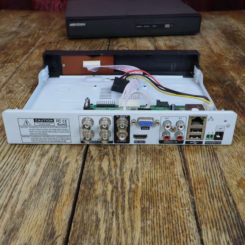 Hikvision DS-7204HVI-SV DVR and TF 8604 AHD DVR