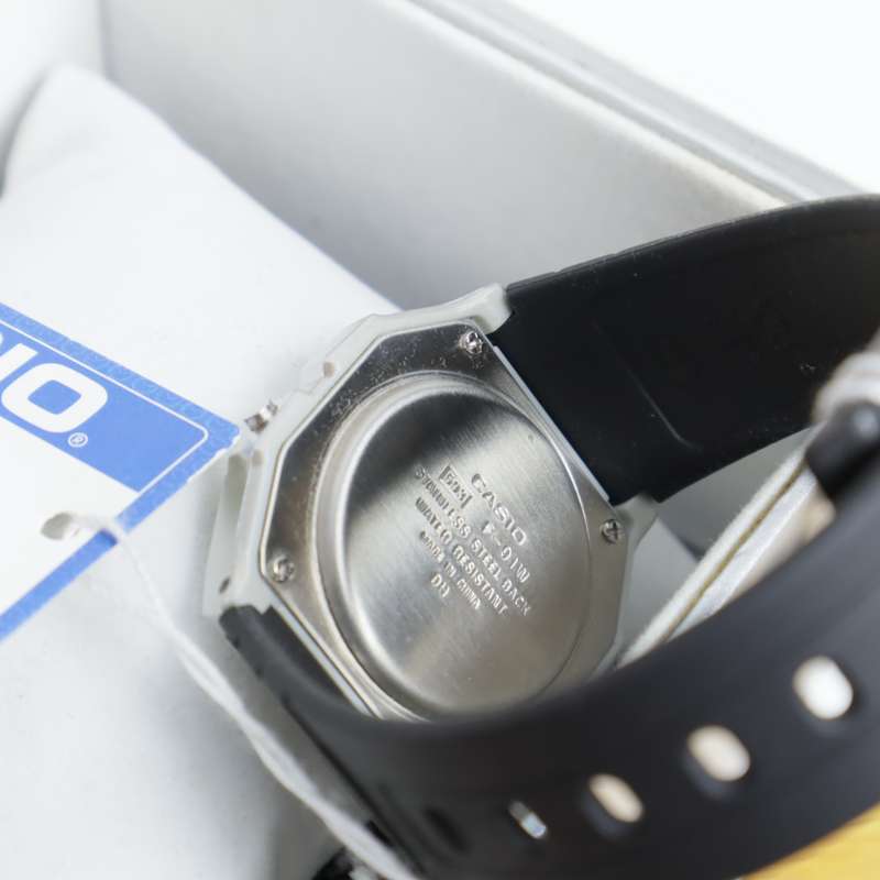 Casio WR F-91WM-7ADF Retro Water Resistant Digital Watch