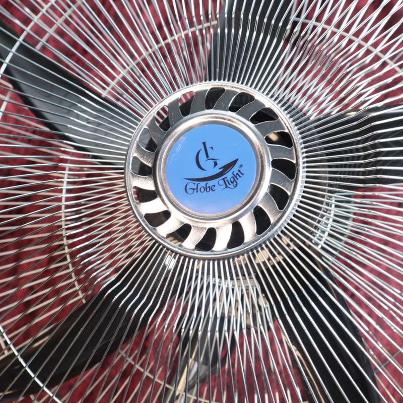 Globe Light - 18" Oscillating Pedestal Standing Fan