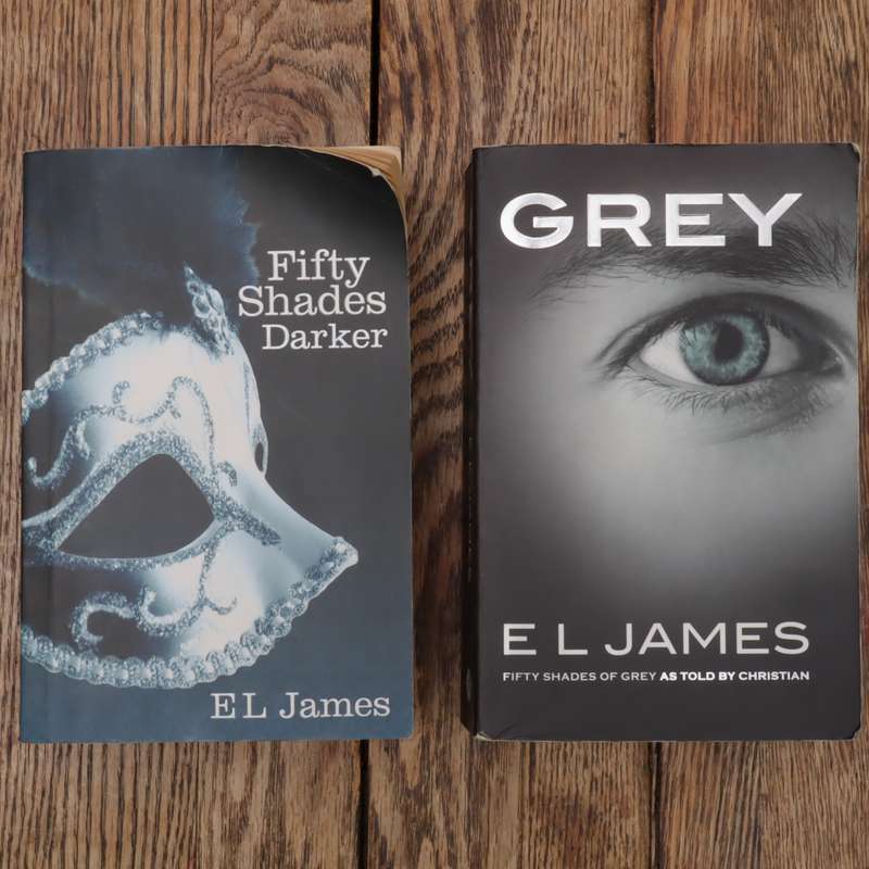 Fifty Shades of Grey Book Collections - 2Pcs