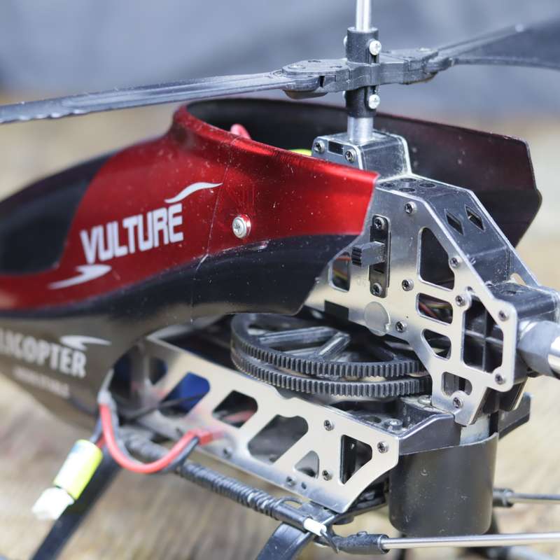 Huan Qi 848B RC 3CH Wireless Helicopter With Remote & Chargers