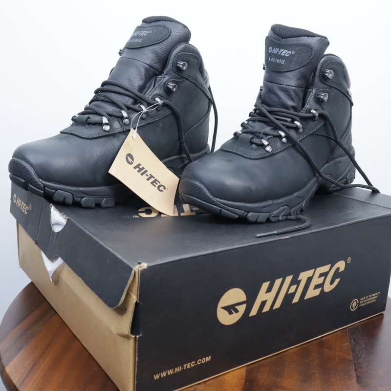 Hi-Tec Altitude V Ultra i WP Wide Leather Shoes (US: 6) (UK: 5) (EU: 38)