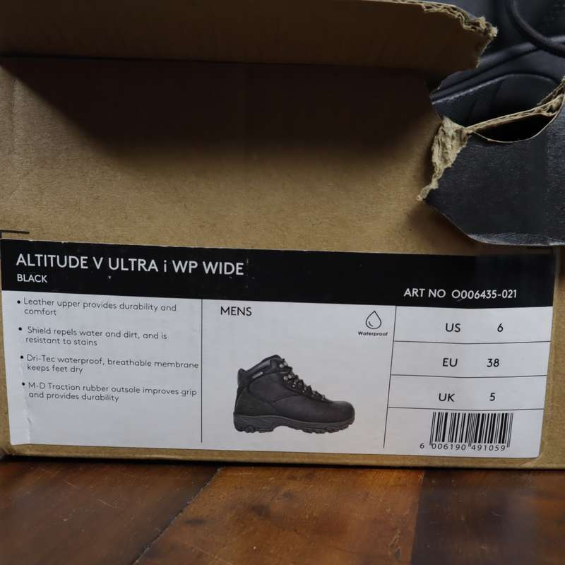 Hi-Tec Altitude V Ultra i WP Wide Leather Shoes (US: 6) (UK: 5) (EU: 38)