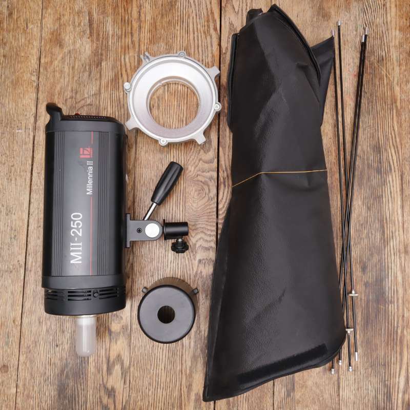 Jinbei 250W Millennia II Studio Strobe Flash with Modeling Lamp MII-250