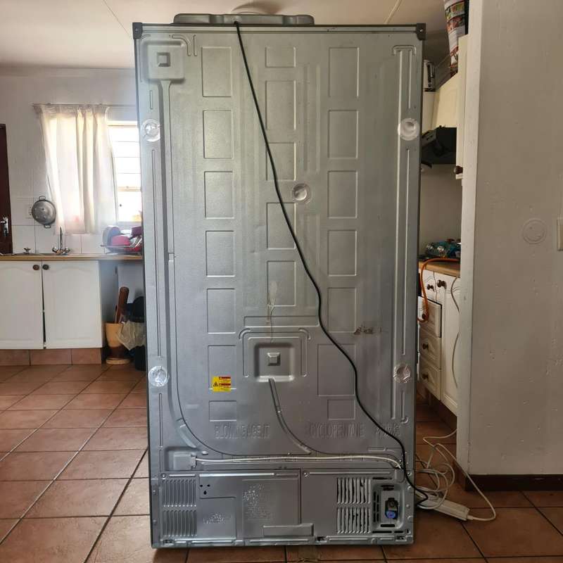 LG 601L Platinum Silver Side by Side Refrigerator, Door-In-Door (Plumbed) - GC-J247SLUV