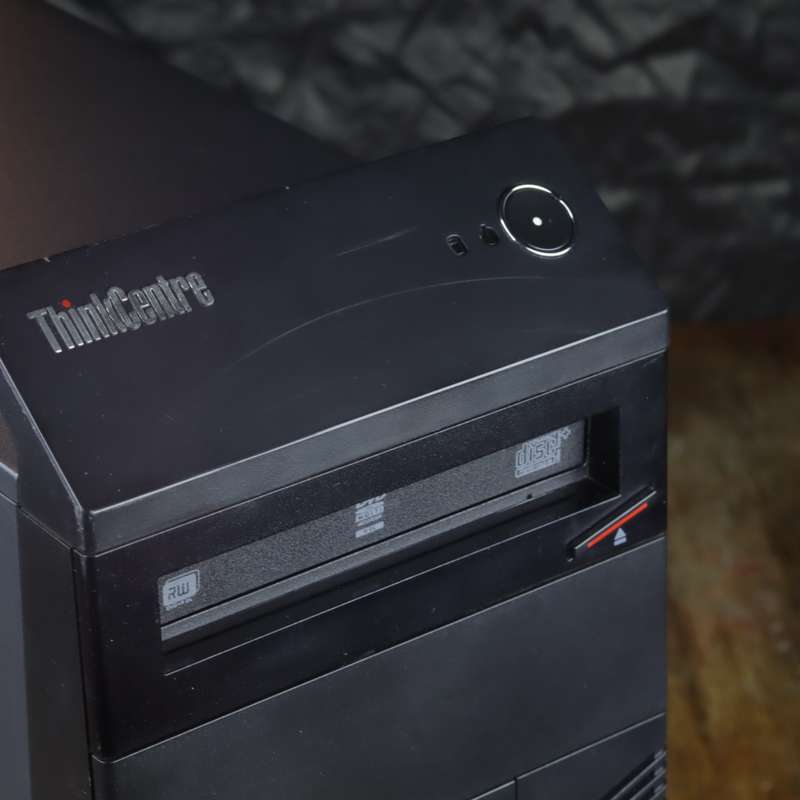 Lenovo 10BE001VSA ThinkCentre M83 | Core i7 - Quad Core| 3.6GHZ | 8GB RAM | 1TB HDD |