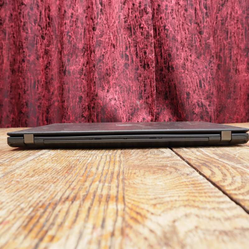 Lenovo ThinkPad X240 Ultrabook Core i5 8GB RAM 500GB 12.5" Display