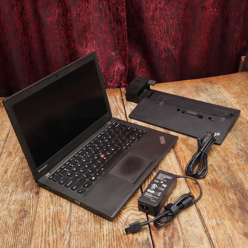 Lenovo ThinkPad X240 Ultrabook Core i5 8GB RAM 500GB 12.5" Display