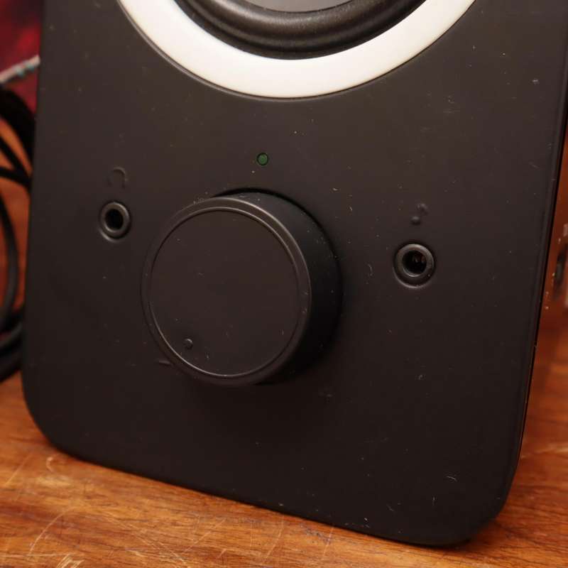 Logitech Z200 Multimedia PC Stereo Speakers Black 10 Watts