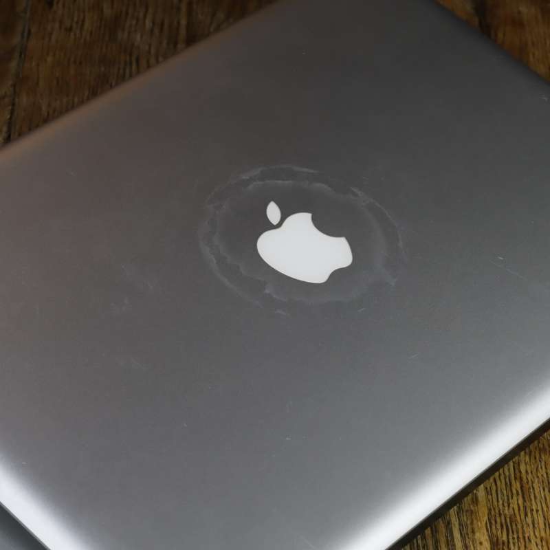 MacBook Pro Early 2011 | 15" | Core i7 - Quad Core | AMD Radeon HD | 2.2GHZ | 10GB RAM | 500GB HDD