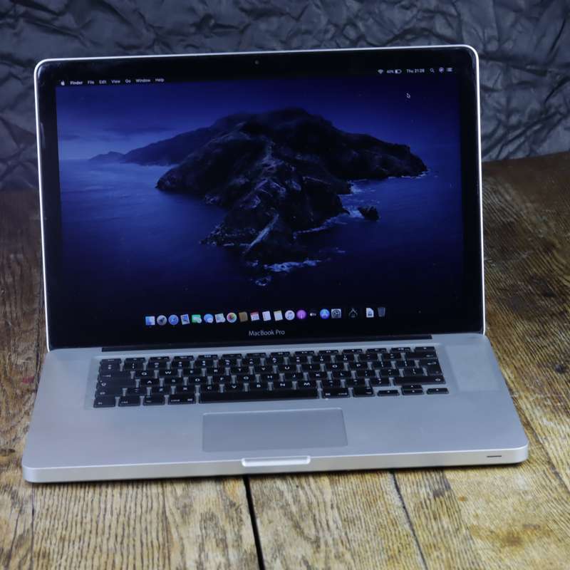 MacBook Pro Early 2011 | 15" | Core i7 - Quad Core | AMD Radeon HD | 2.2GHZ | 10GB RAM | 500GB HDD