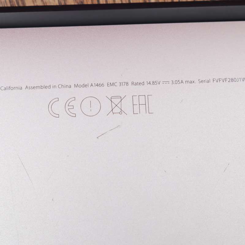 Apple 13" MacBook Air A1466 - SPARE OR REPAIR