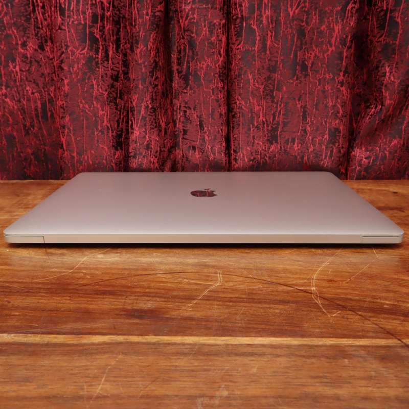 MacBook Pro 16" 2019 2.6 GHz 6-Core Intel Core i7 512GB SSD 16GB RAM AMD Radeon Intel UHD Graphics