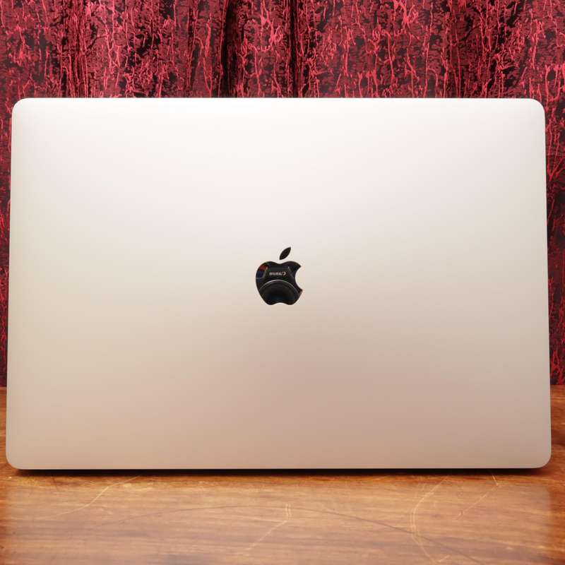 MacBook Pro 16" 2019 2.6 GHz 6-Core Intel Core i7 512GB SSD 16GB RAM AMD Radeon Intel UHD Graphics