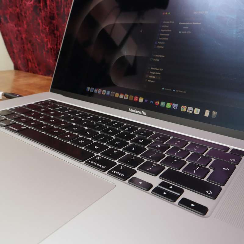 MacBook Pro 16" 2019 2.6 GHz 6-Core Intel Core i7 512GB SSD 16GB RAM AMD Radeon Intel UHD Graphics