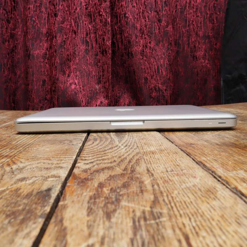 13" MacBook Pro Early 2011 Core i5 2.3GHz 4GB RAM 320GB McBookPro8,1
