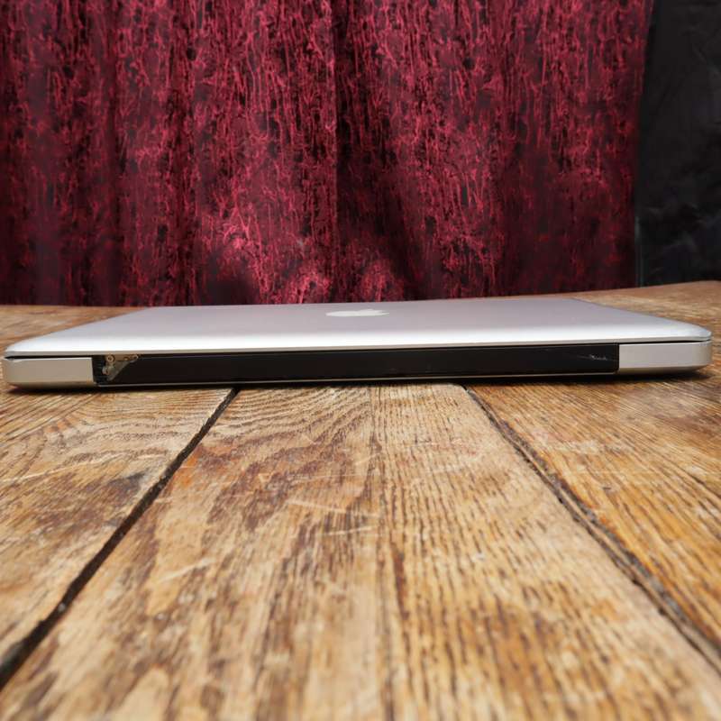 13" MacBook Pro Early 2011 Core i5 2.3GHz 4GB RAM 320GB McBookPro8,1