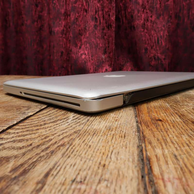 13" MacBook Pro Early 2011 Core i5 2.3GHz 4GB RAM 320GB McBookPro8,1