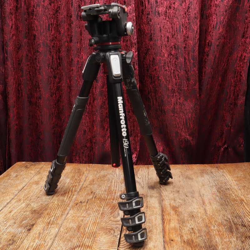 Manfrotto MT190XPRO4 Aluminium Tripod With MHXPRO-2W XPRO Fluid Head