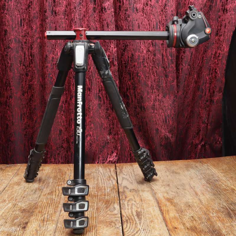 Manfrotto MT190XPRO4 Aluminium Tripod With MHXPRO-2W XPRO Fluid Head